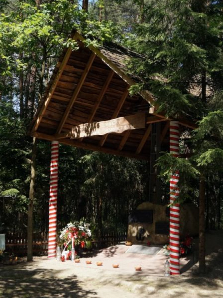 Blizna na twarzy Ojczyzny - uroczystości na Uroczysku 