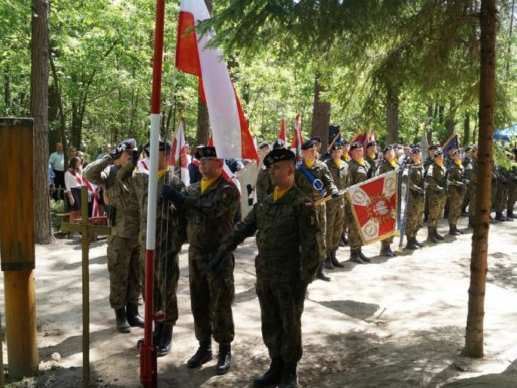 Blizna na twarzy Ojczyzny - uroczystości na Uroczysku 