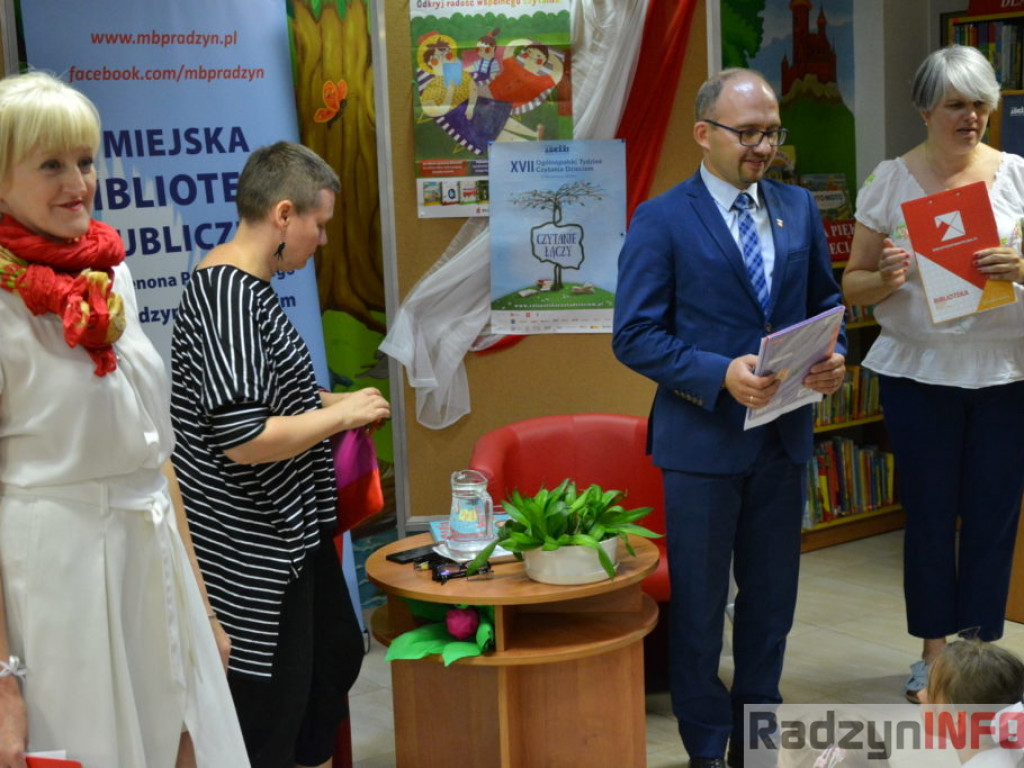 Patriotyzm na wesoło - spotkanie z pisarką Zofią Stanecką w MBP