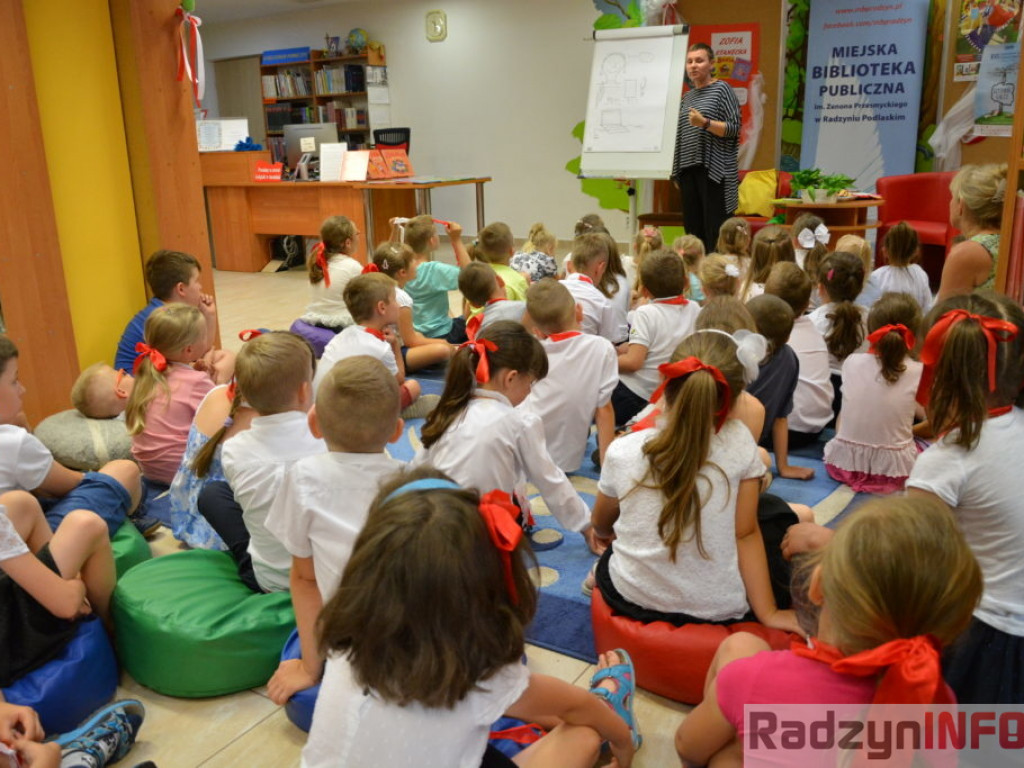 Patriotyzm na wesoło - spotkanie z pisarką Zofią Stanecką w MBP