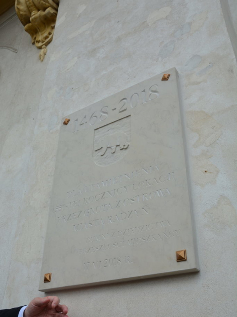 Odsłonięto pamiątkową tablicę na Pałacu Potockich