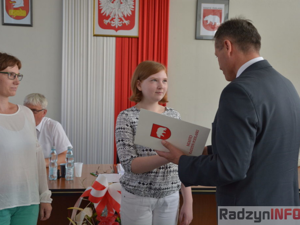 Miasto nagrodziło zwycięzców konkursów szkolnych i olimpiad