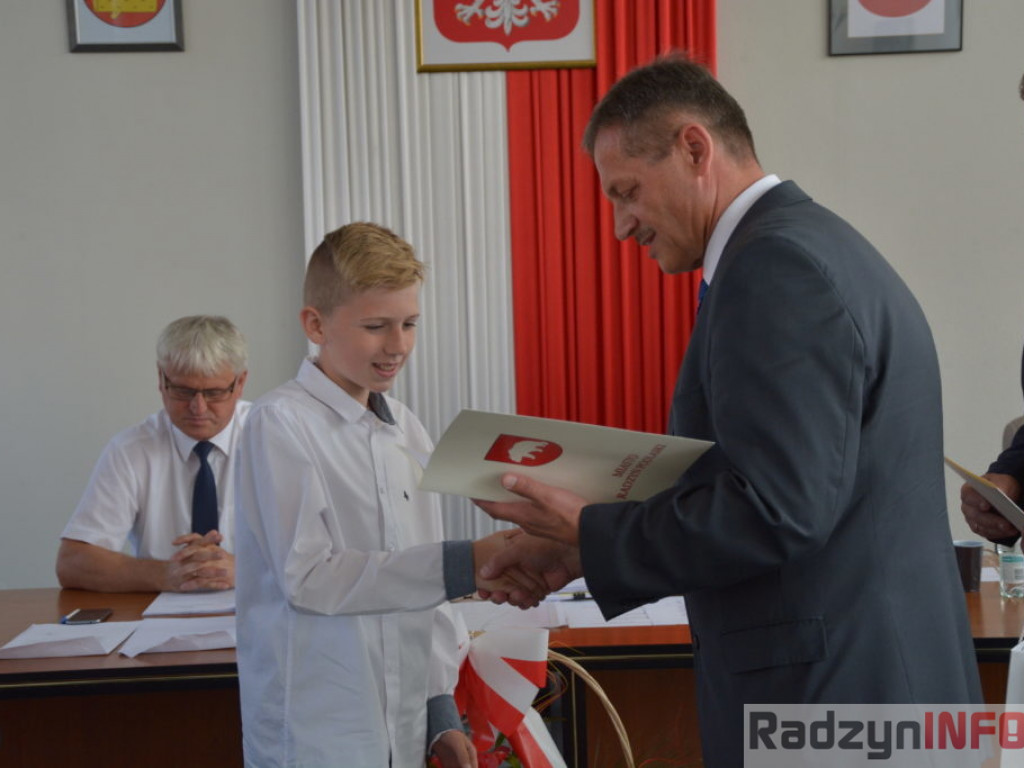 Miasto nagrodziło zwycięzców konkursów szkolnych i olimpiad