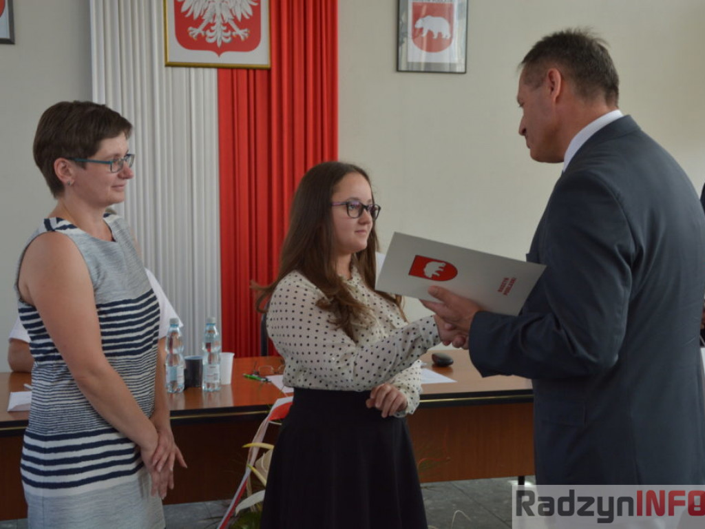 Miasto nagrodziło zwycięzców konkursów szkolnych i olimpiad