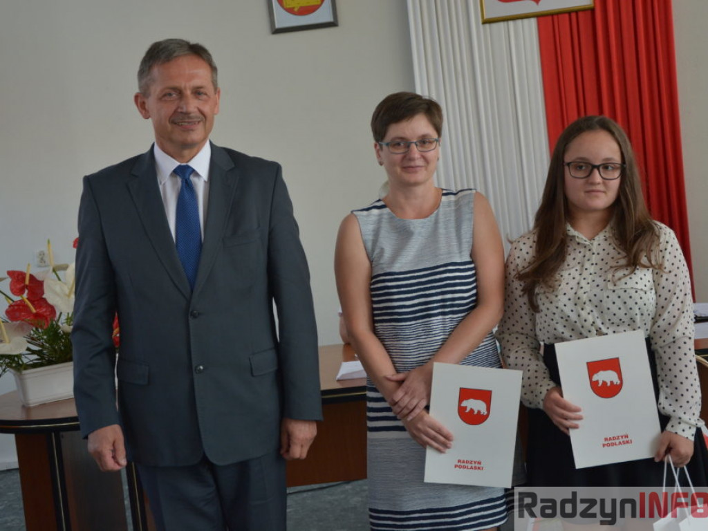 Miasto nagrodziło zwycięzców konkursów szkolnych i olimpiad