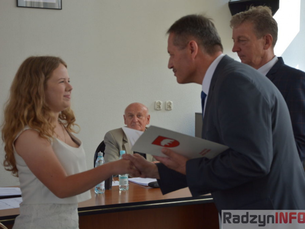 Miasto nagrodziło zwycięzców konkursów szkolnych i olimpiad