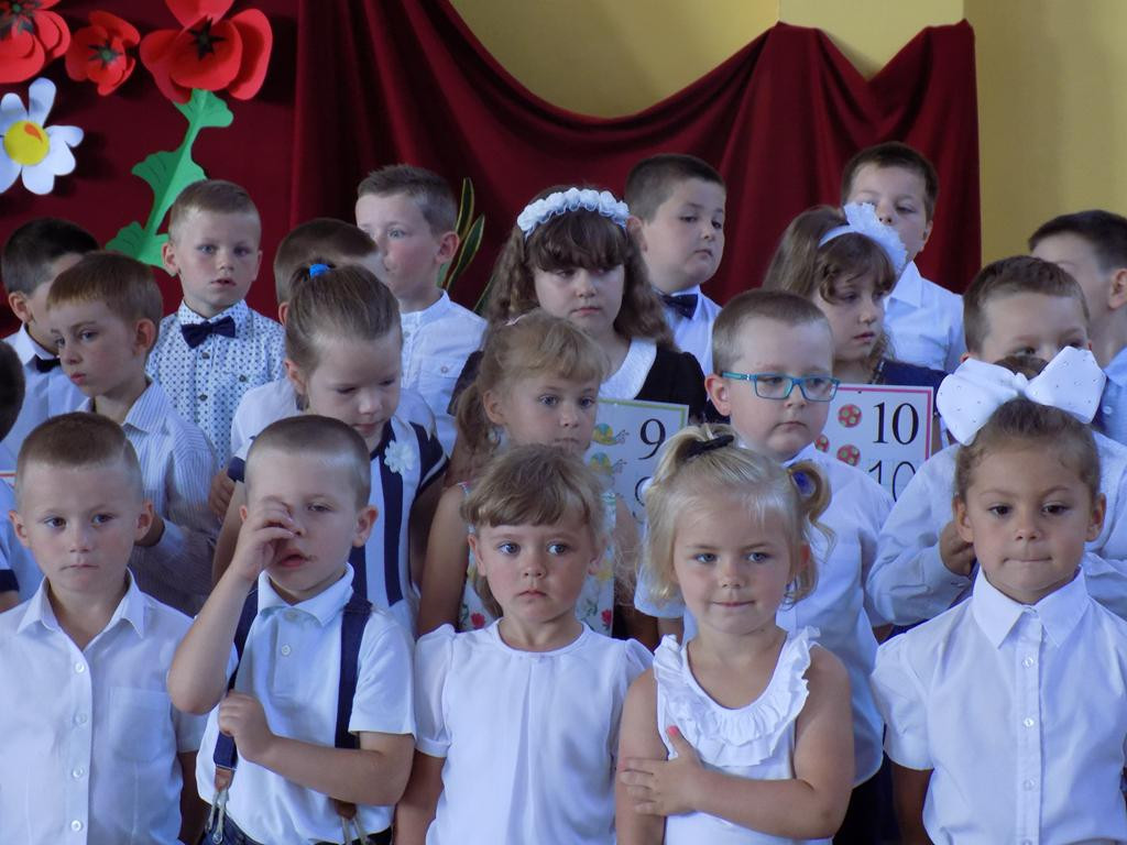 Przedszkolaki żegnają szkołę, witają wakacje!