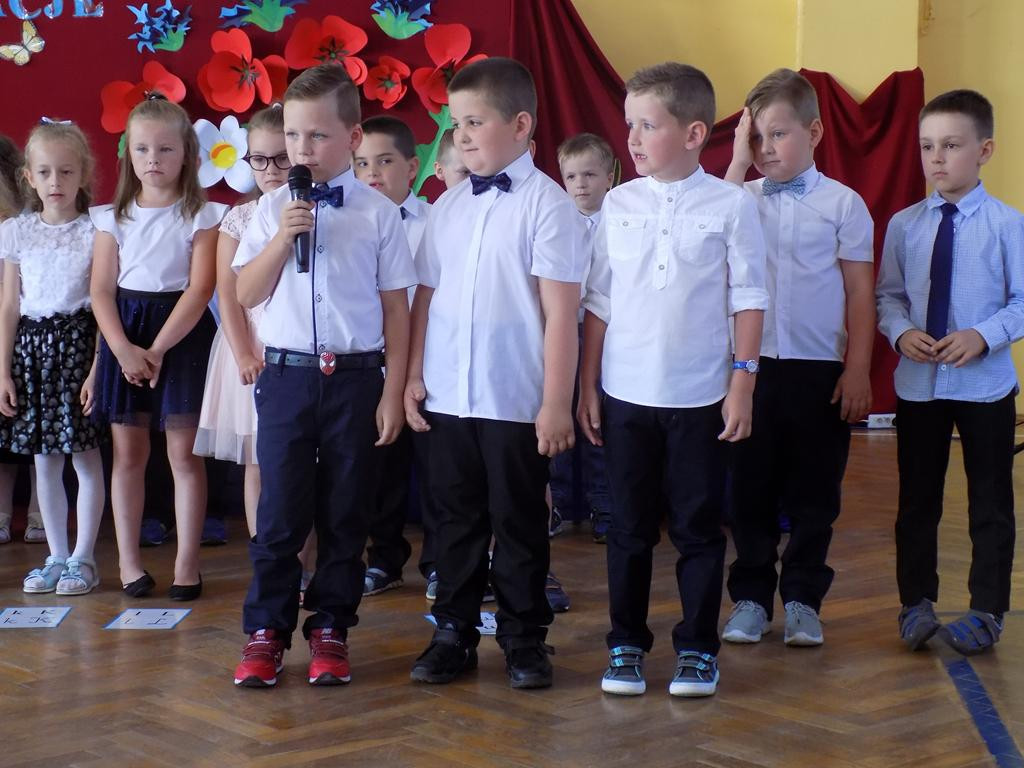 Przedszkolaki żegnają szkołę, witają wakacje!