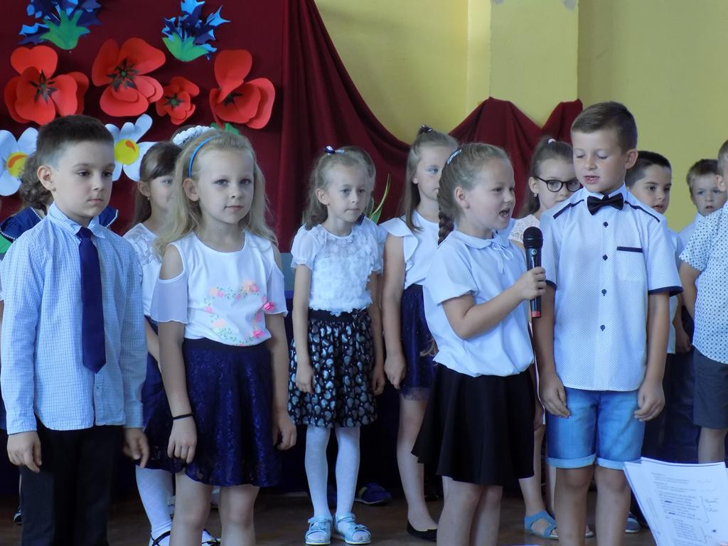 Przedszkolaki żegnają szkołę, witają wakacje!
