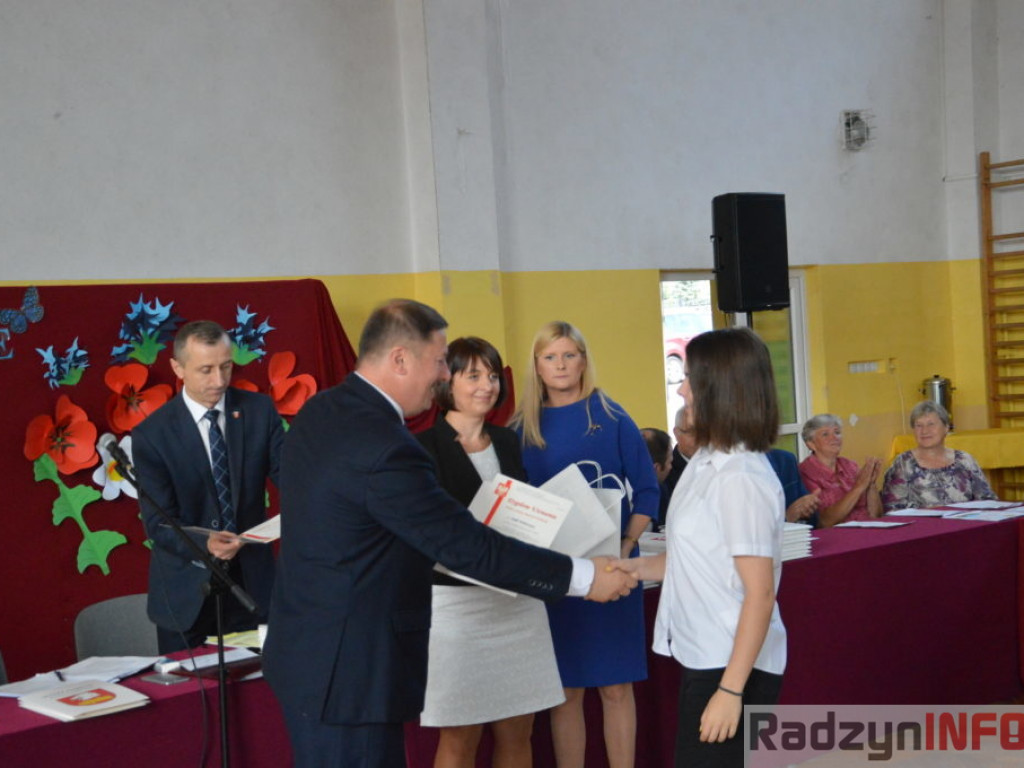 Najlepsi uczniowie z Gminy Radzyń nagrodzeni