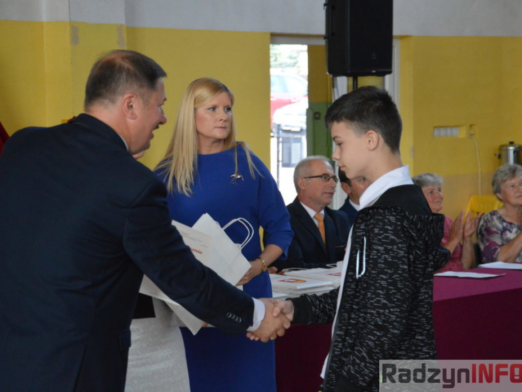 Najlepsi uczniowie z Gminy Radzyń nagrodzeni