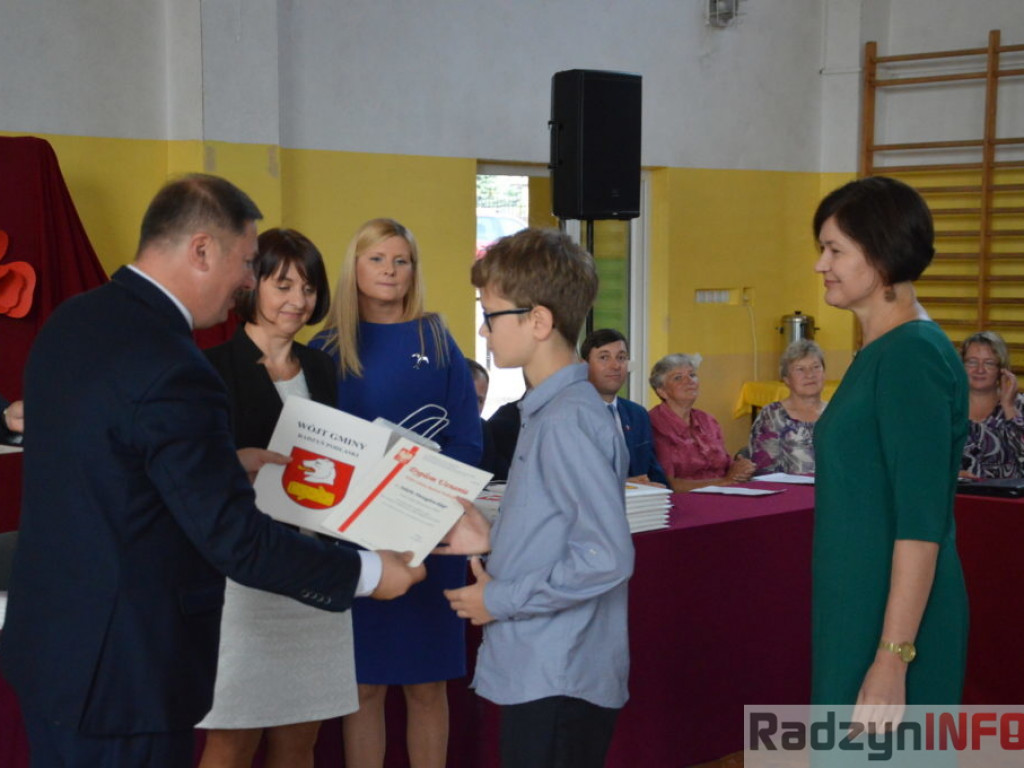 Najlepsi uczniowie z Gminy Radzyń nagrodzeni