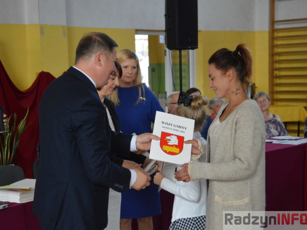 Najlepsi uczniowie z Gminy Radzyń nagrodzeni
