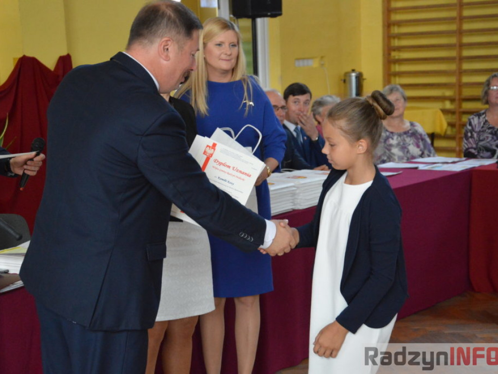Najlepsi uczniowie z Gminy Radzyń nagrodzeni