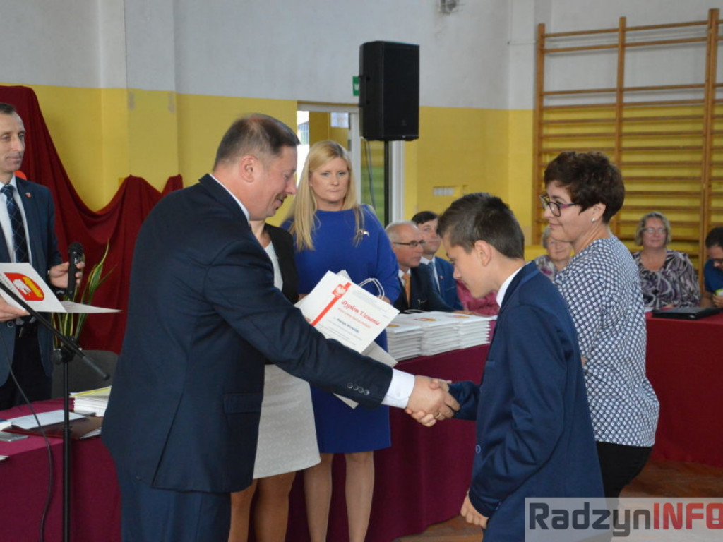 Najlepsi uczniowie z Gminy Radzyń nagrodzeni
