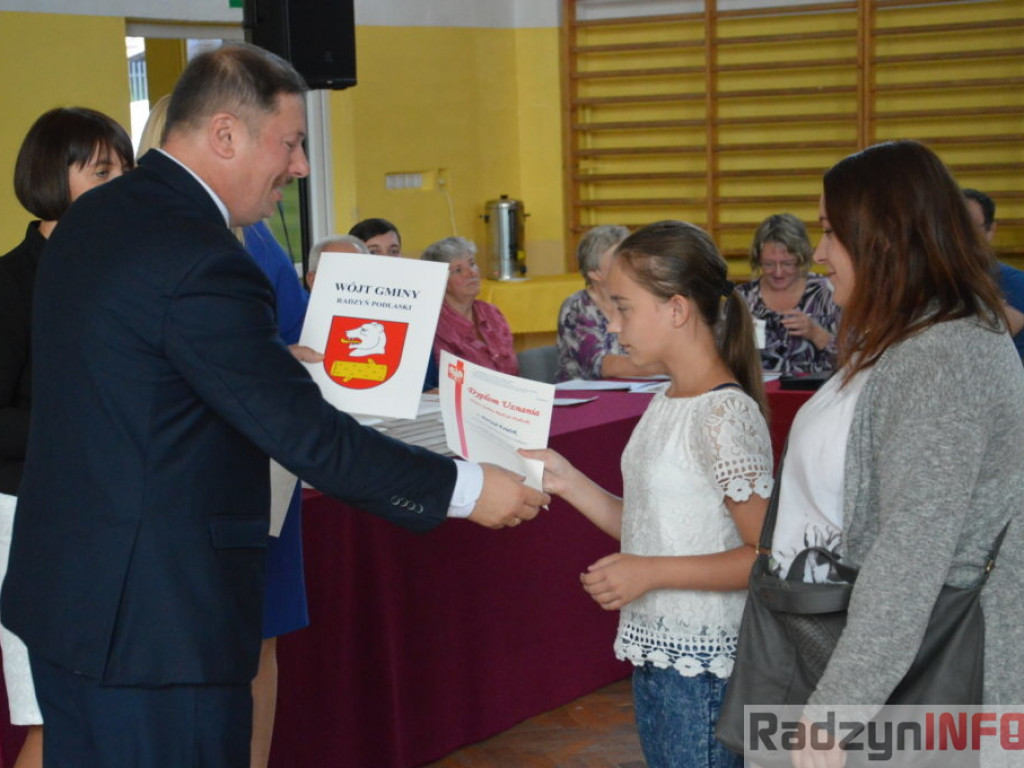 Najlepsi uczniowie z Gminy Radzyń nagrodzeni