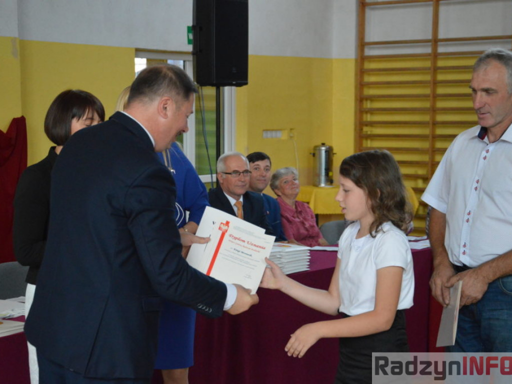 Najlepsi uczniowie z Gminy Radzyń nagrodzeni