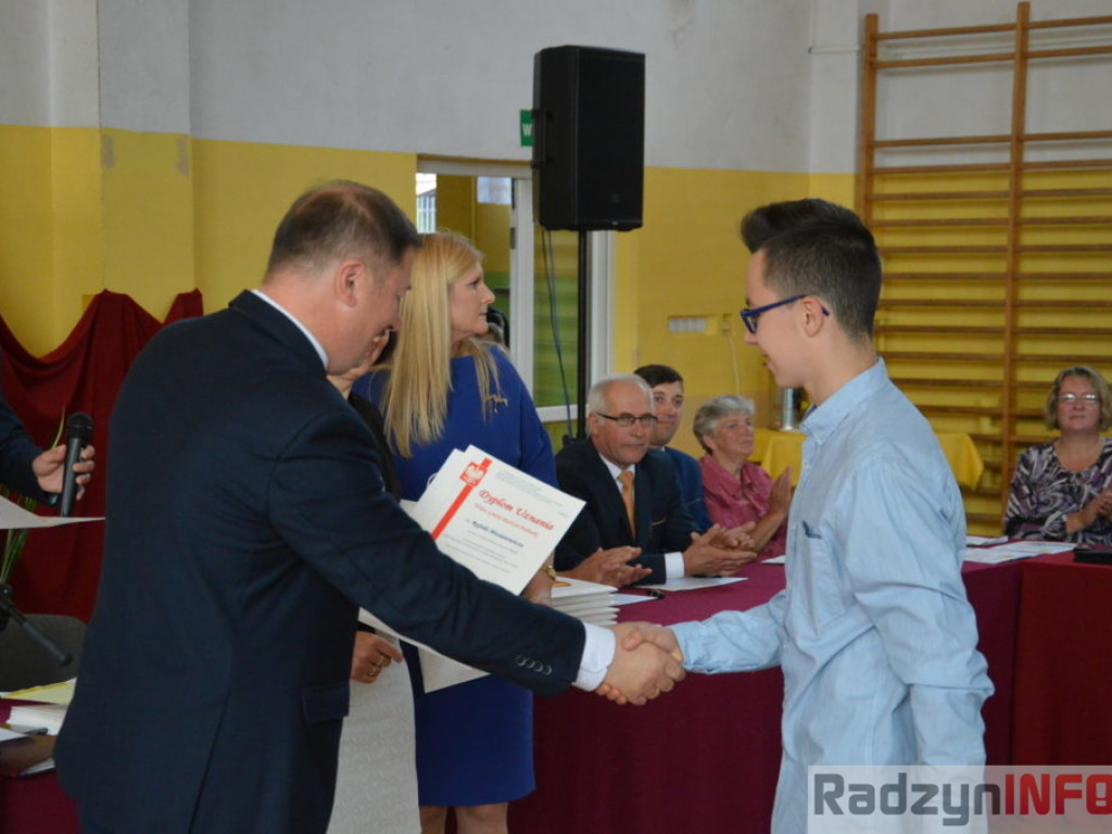 Najlepsi uczniowie z Gminy Radzyń nagrodzeni