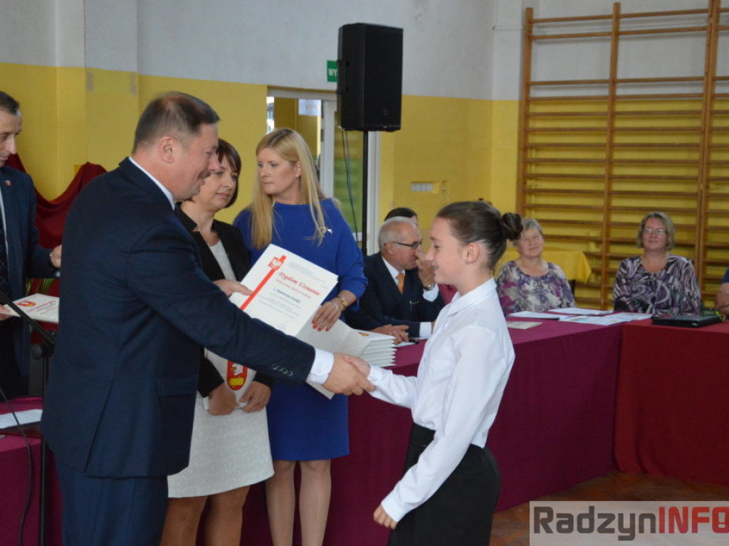 Najlepsi uczniowie z Gminy Radzyń nagrodzeni