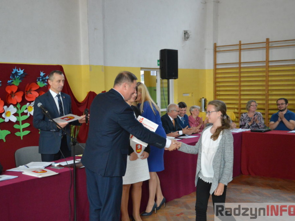 Najlepsi uczniowie z Gminy Radzyń nagrodzeni