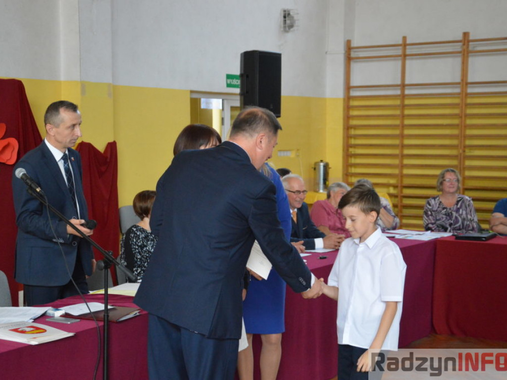Najlepsi uczniowie z Gminy Radzyń nagrodzeni