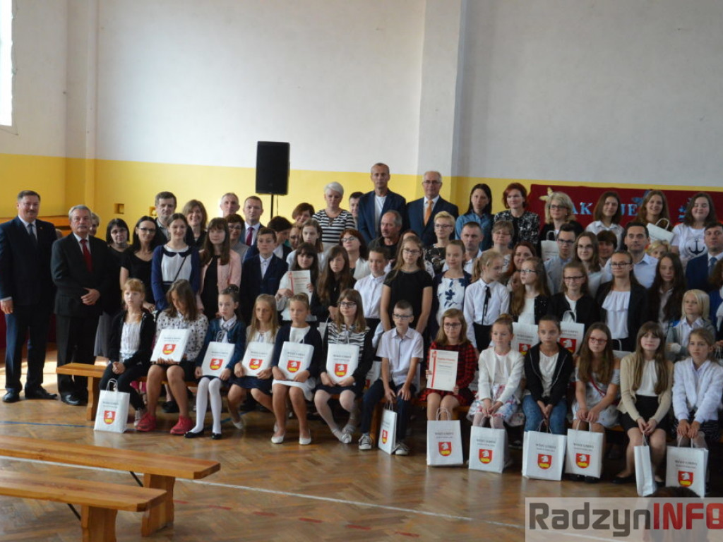 Najlepsi uczniowie z Gminy Radzyń nagrodzeni