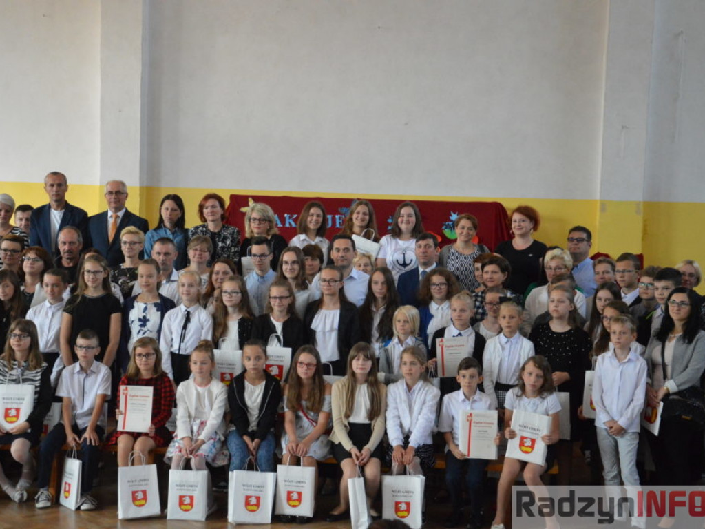 Najlepsi uczniowie z Gminy Radzyń nagrodzeni