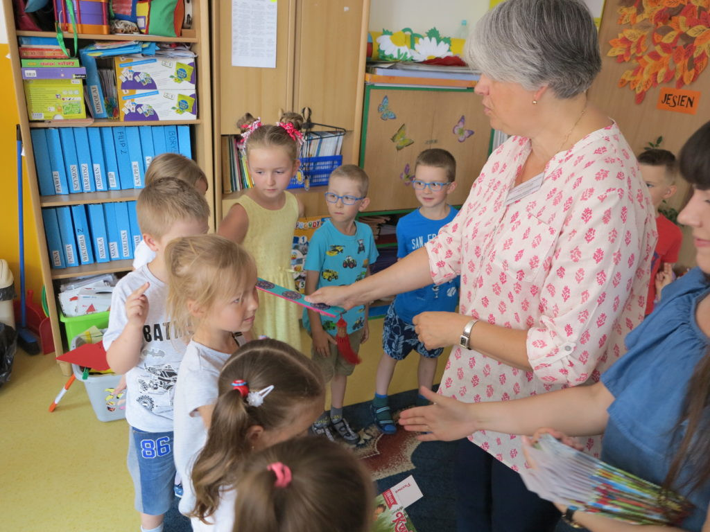 Nowi czytelnicy w Miejskiej Bibliotece Publicznej im. Zenona Przesmyckiego