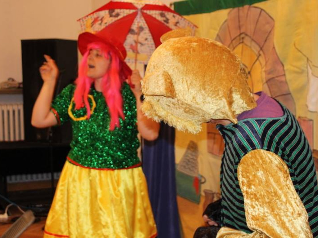 Teatrzyk dla dzieci oraz koncerty dla seniorów i młodzieży