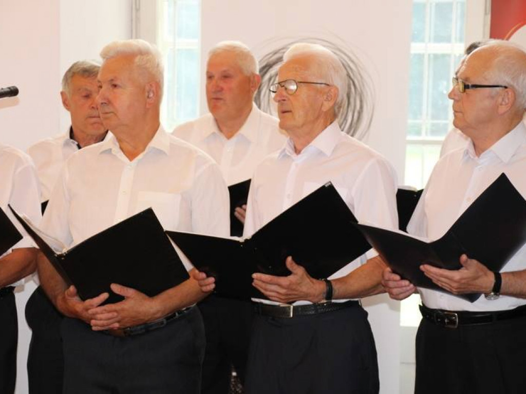 Teatrzyk dla dzieci oraz koncerty dla seniorów i młodzieży