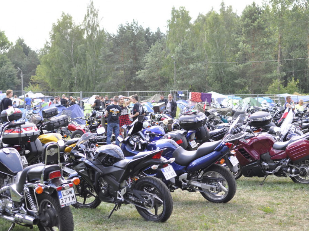 Imponujący 