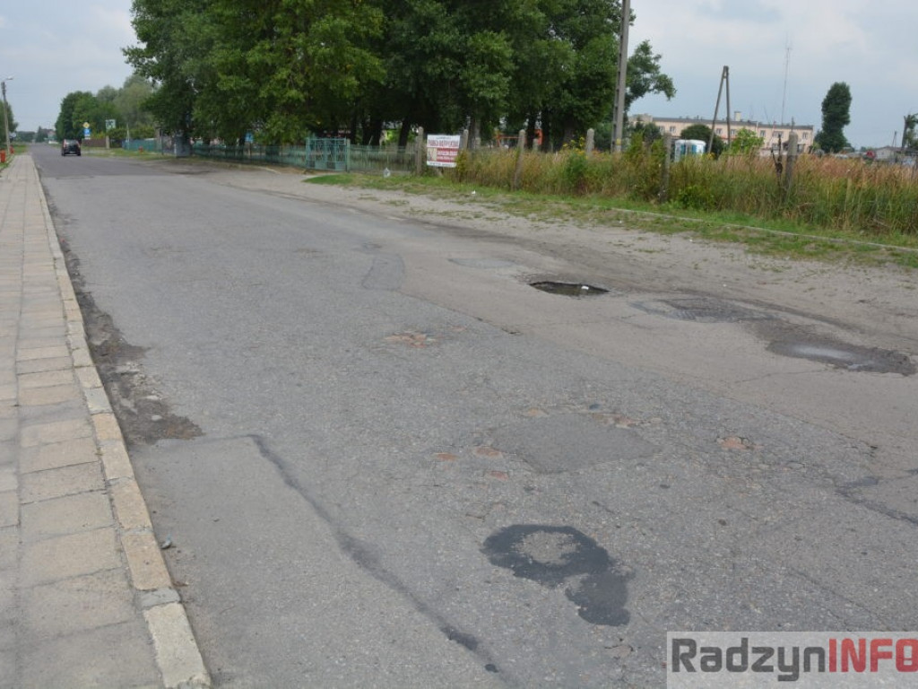 Targ dziurami stoi, czyli plac i ul. Targowa