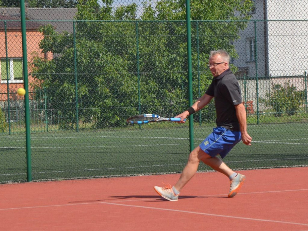 10 zawodników, 7 godzin gry, czyli I turniej tenisa ziemnego