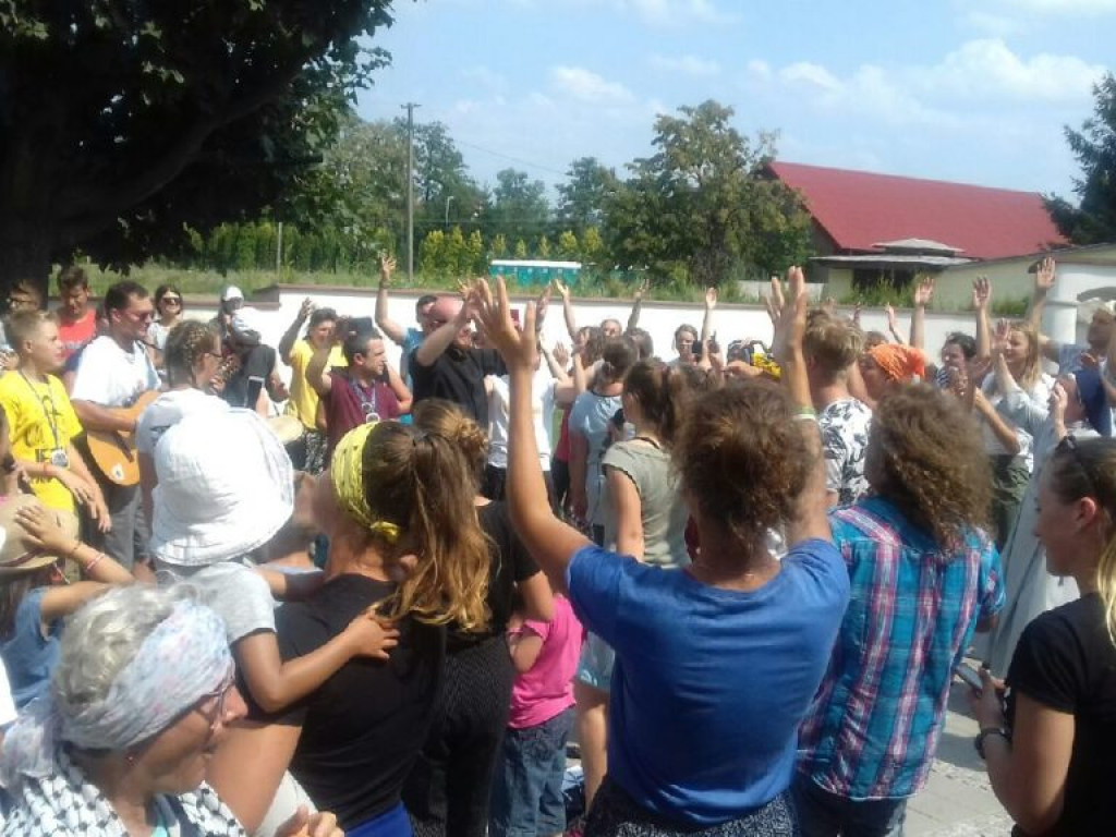 Z modlitwą i śpiewem na ustach, dzień VIII