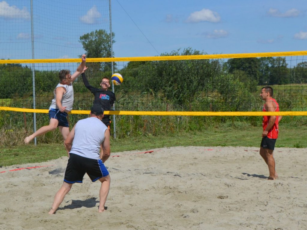 W Paszkach rządziła plażówka