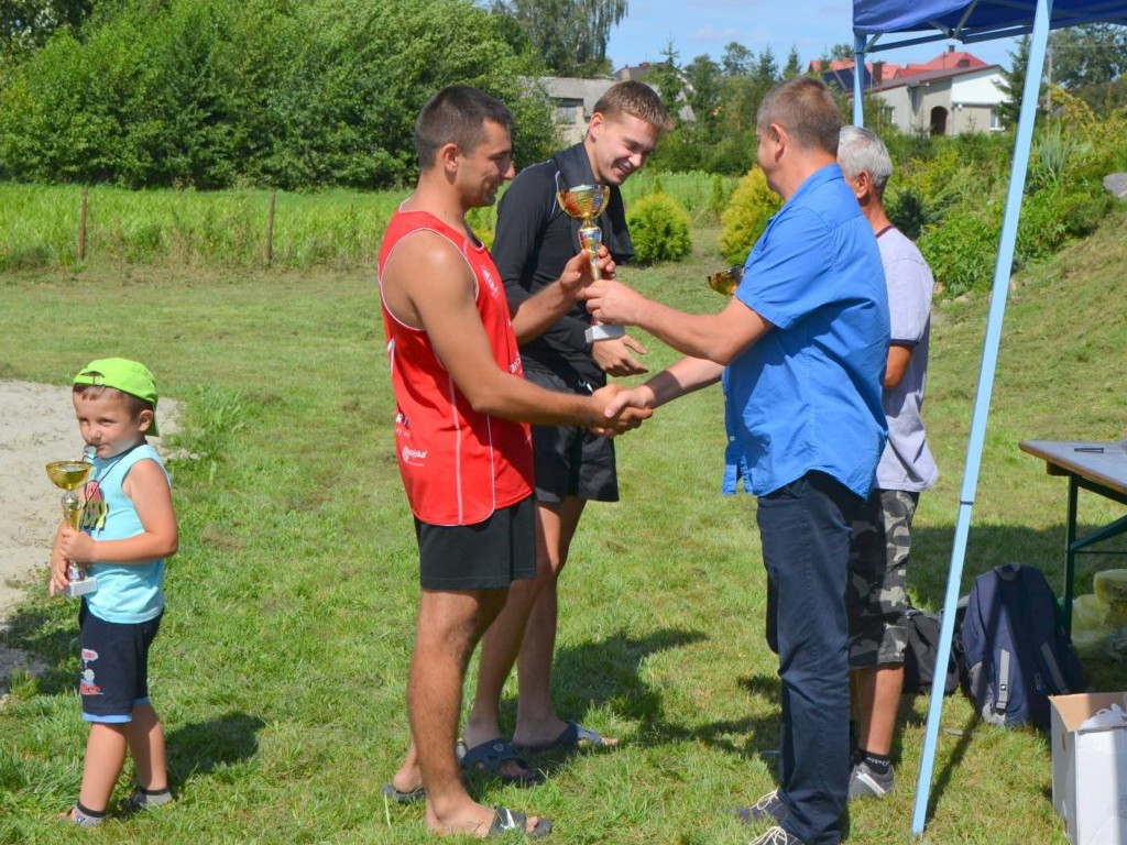 W Paszkach rządziła plażówka