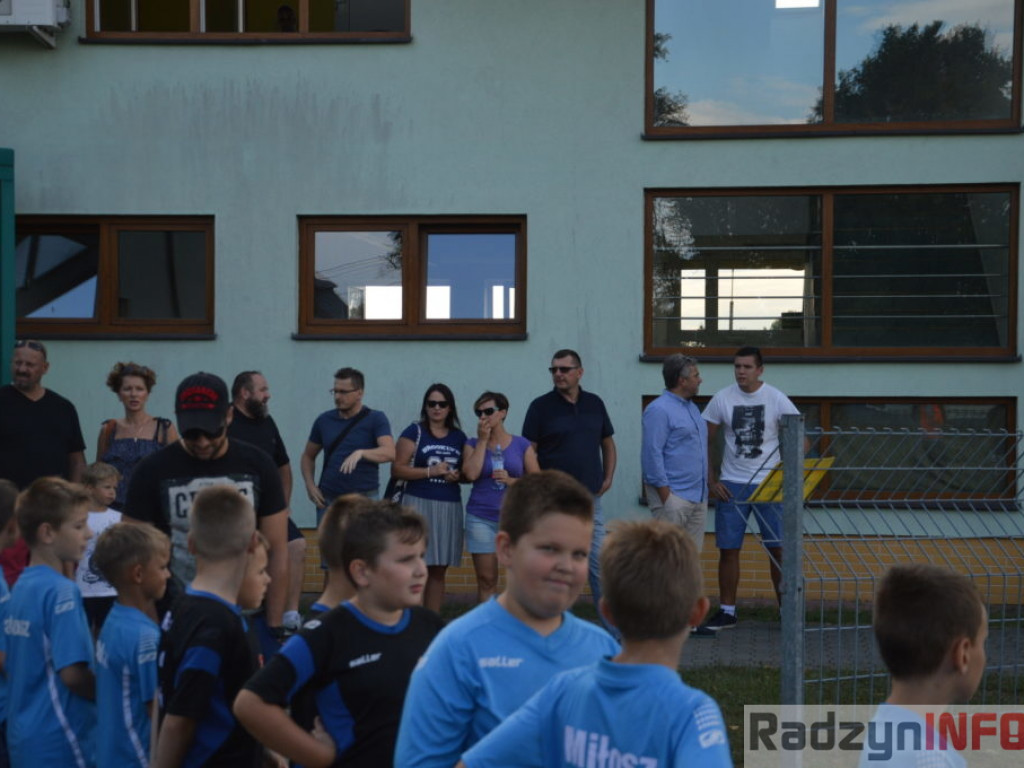 Bez hymnu, bez bramek