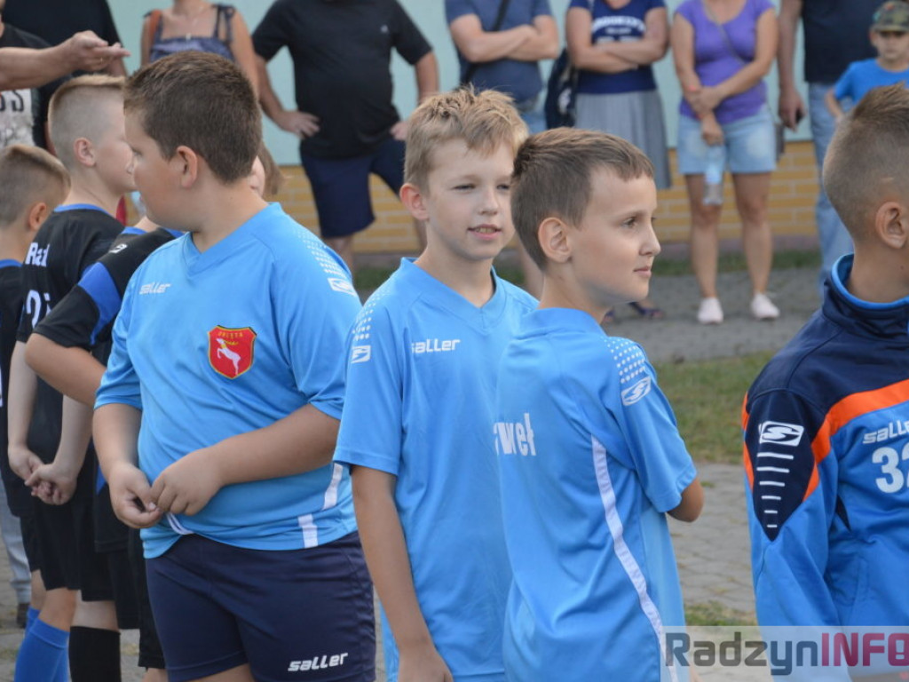 Bez hymnu, bez bramek