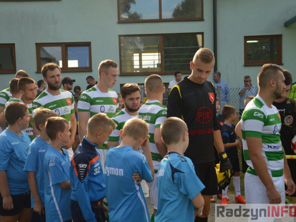 Bez hymnu, bez bramek