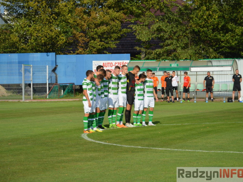 Bez hymnu, bez bramek