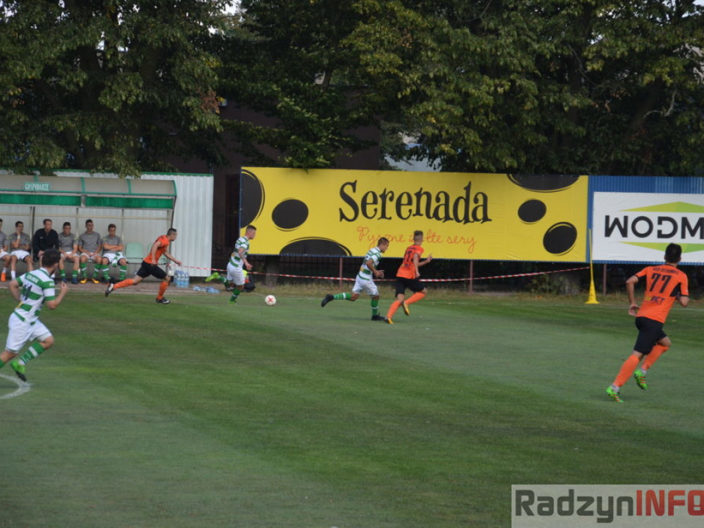 Bez hymnu, bez bramek