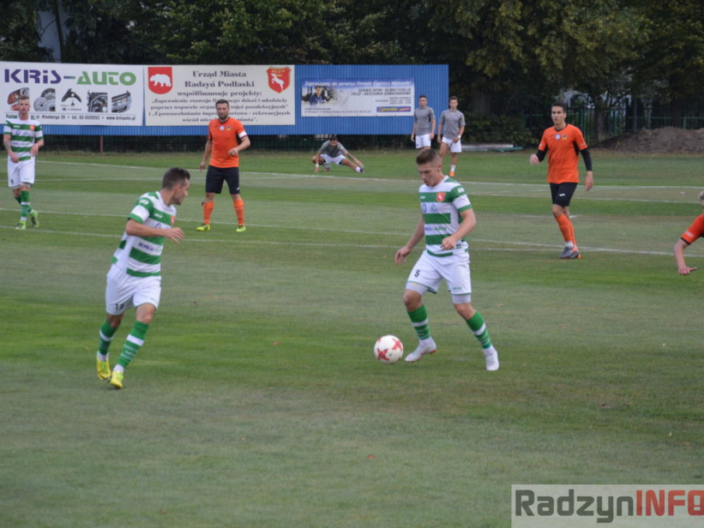 Bez hymnu, bez bramek