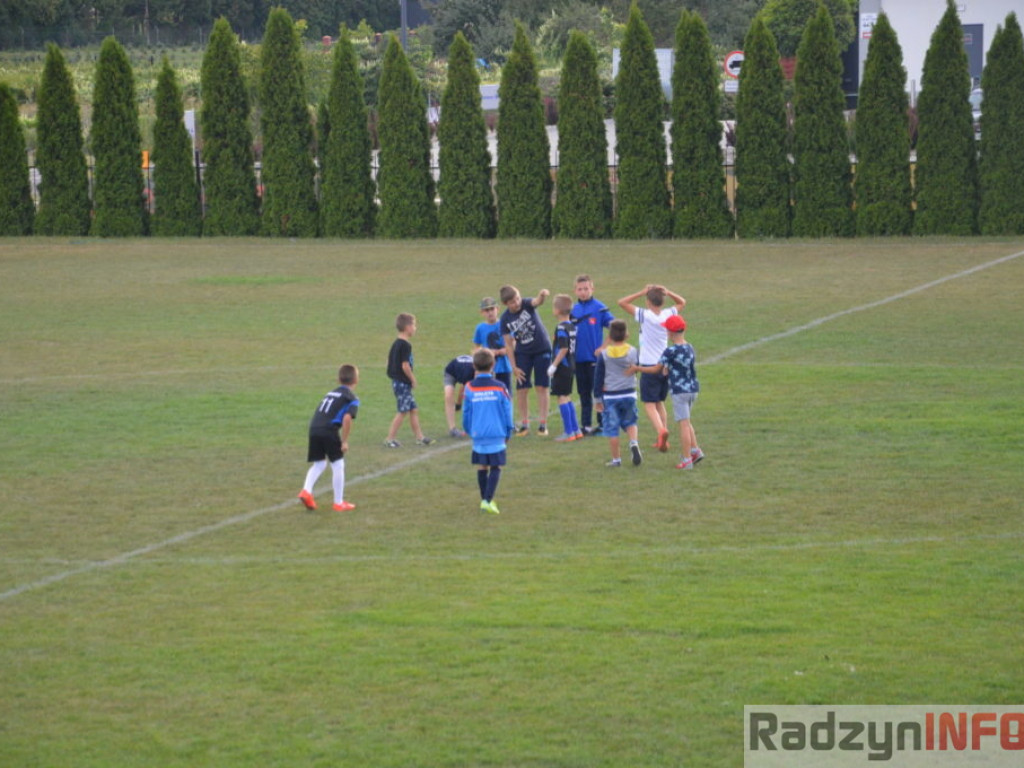 Bez hymnu, bez bramek