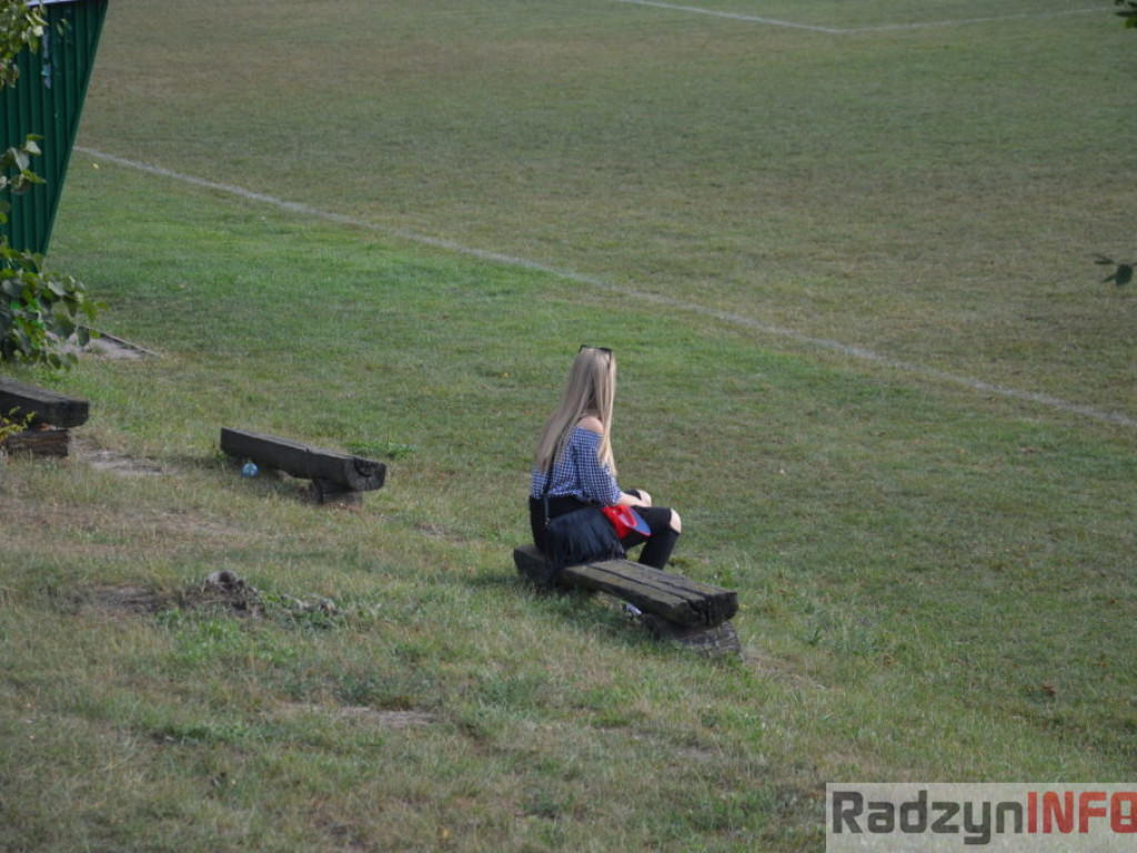 Bez hymnu, bez bramek