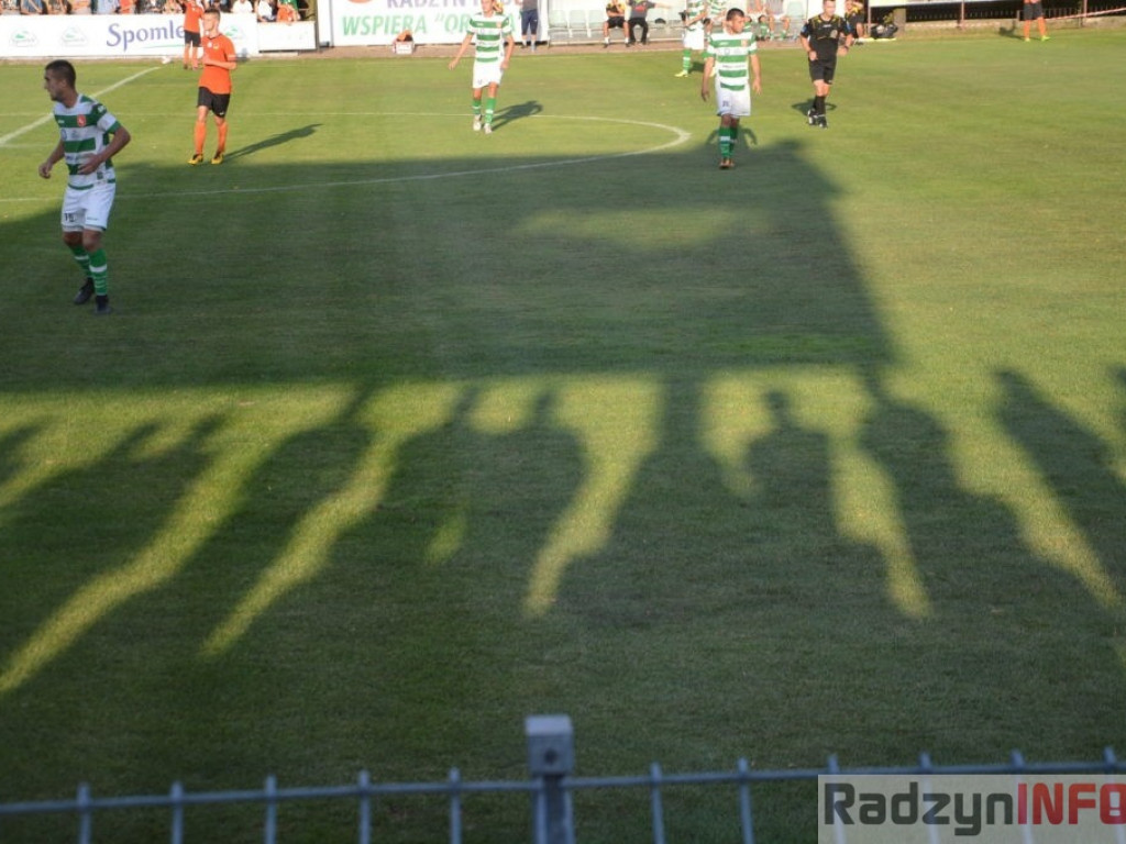 Bez hymnu, bez bramek