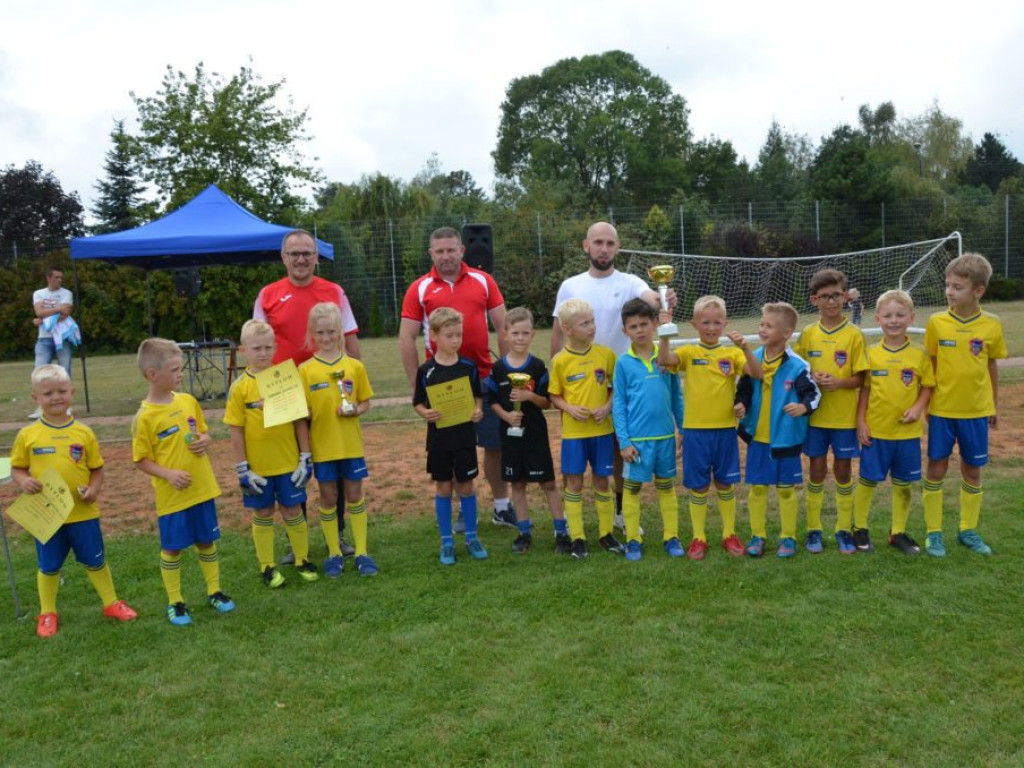 Pożegnali wakacje Międzypowiatowym turniejem piłkarskim