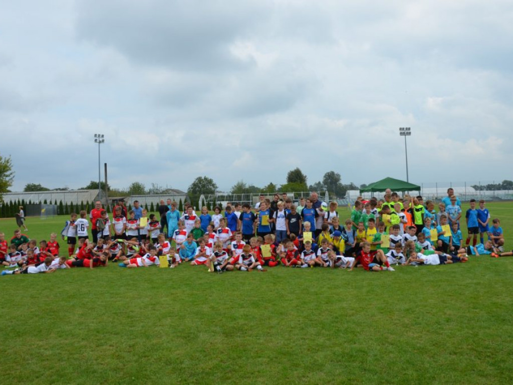 Pożegnali wakacje Międzypowiatowym turniejem piłkarskim