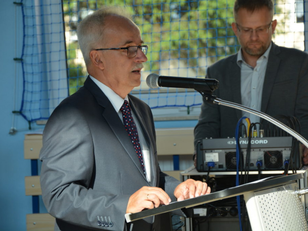 W nowy rok z nową halą - rozpoczęcie roku szkolnego w SP nr 2