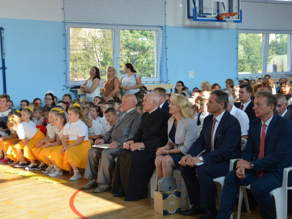 W nowy rok z nową halą - rozpoczęcie roku szkolnego w SP nr 2