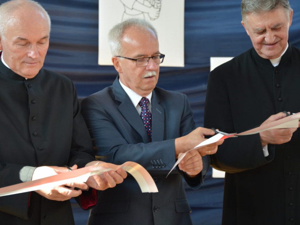 W nowy rok z nową halą - rozpoczęcie roku szkolnego w SP nr 2